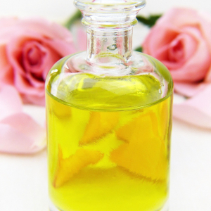 bottle-of-oil-5970211_1920